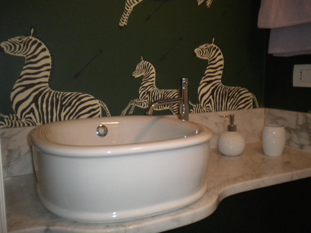Apartament Zebra Rosso Mediolan Pokój zdjęcie